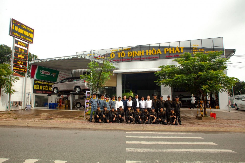 Garage O To Dinh Hoa Phat