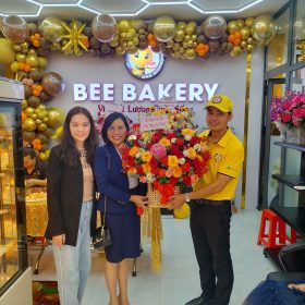 bee bakery 6